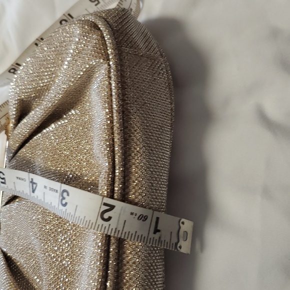 Clutche - Picture 5 of 7